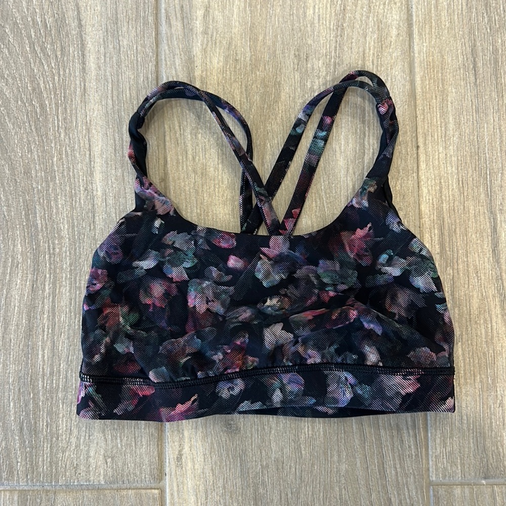 Lululemon sports bra